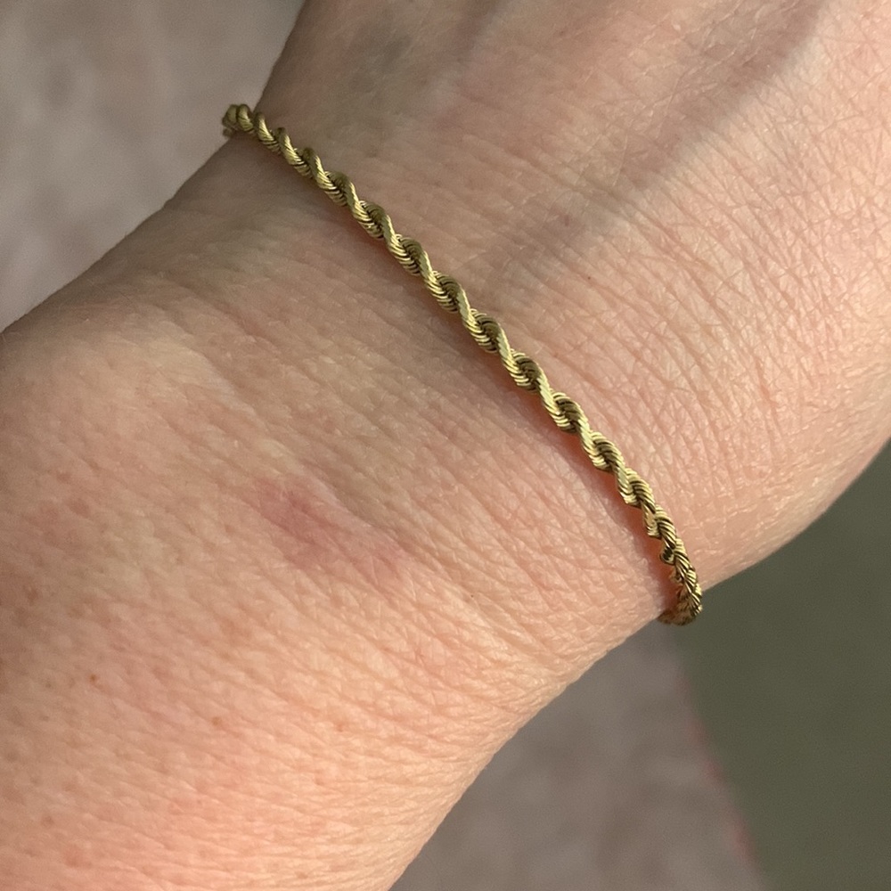Vintage OroAmerica Rope chain bracelet with lobster claw lock. Great condition